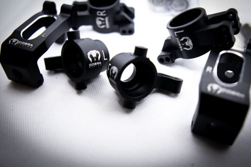 Cobra Racing Traxxas Sledge Knuckles + Hubs Combo – 7075-T6 Aluminum – Black